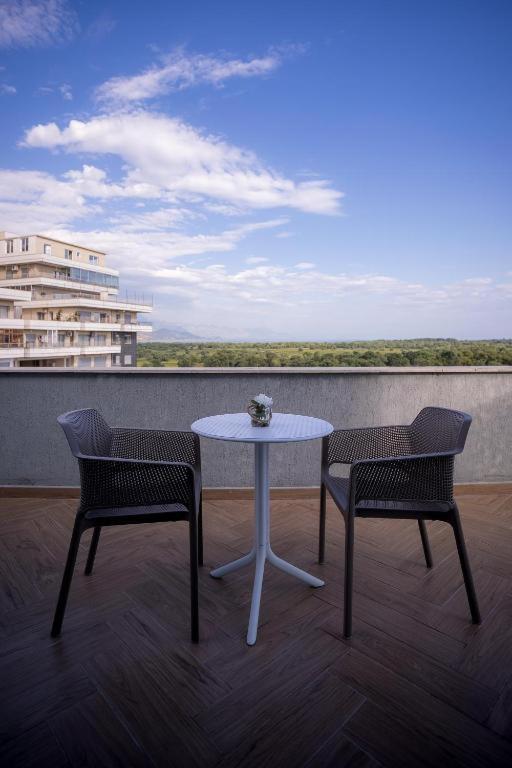 Sky Hotel Shkoder Exterior photo