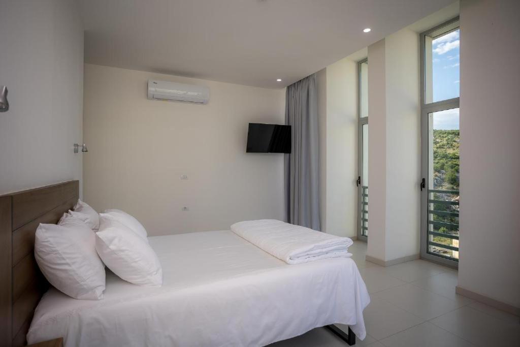 Sky Hotel Shkoder Exterior photo